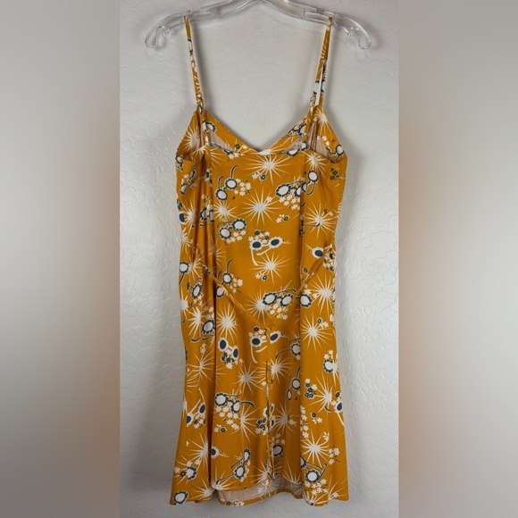 NEW ModCloth On Cloud Nineties Shift Dress S Yellow Summer V-Neck Mini 1347/48 - Picture 3 of 7